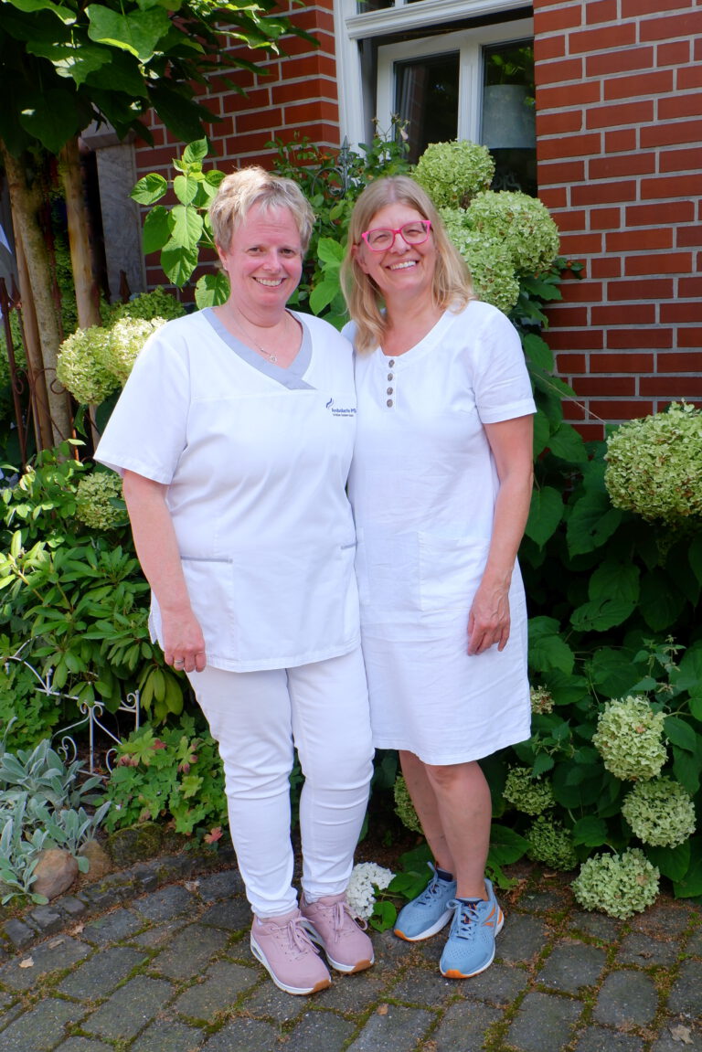 Die Mitarbeiter der ambulanten Pflege Tenkleve in Spelle, Kerstin Wähle und Roswitha Schöttmer